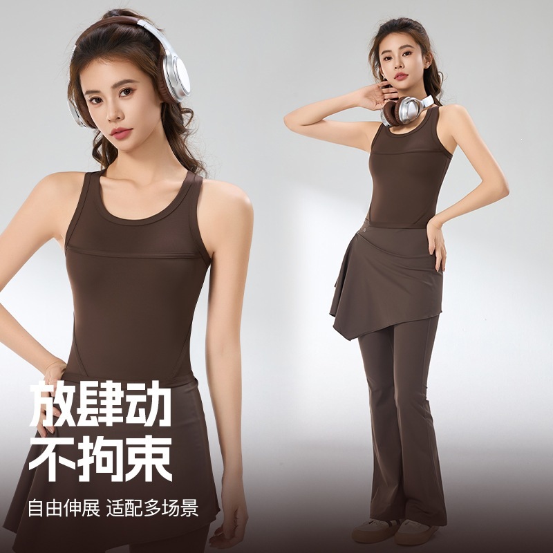 Yoga clothing with a round collar