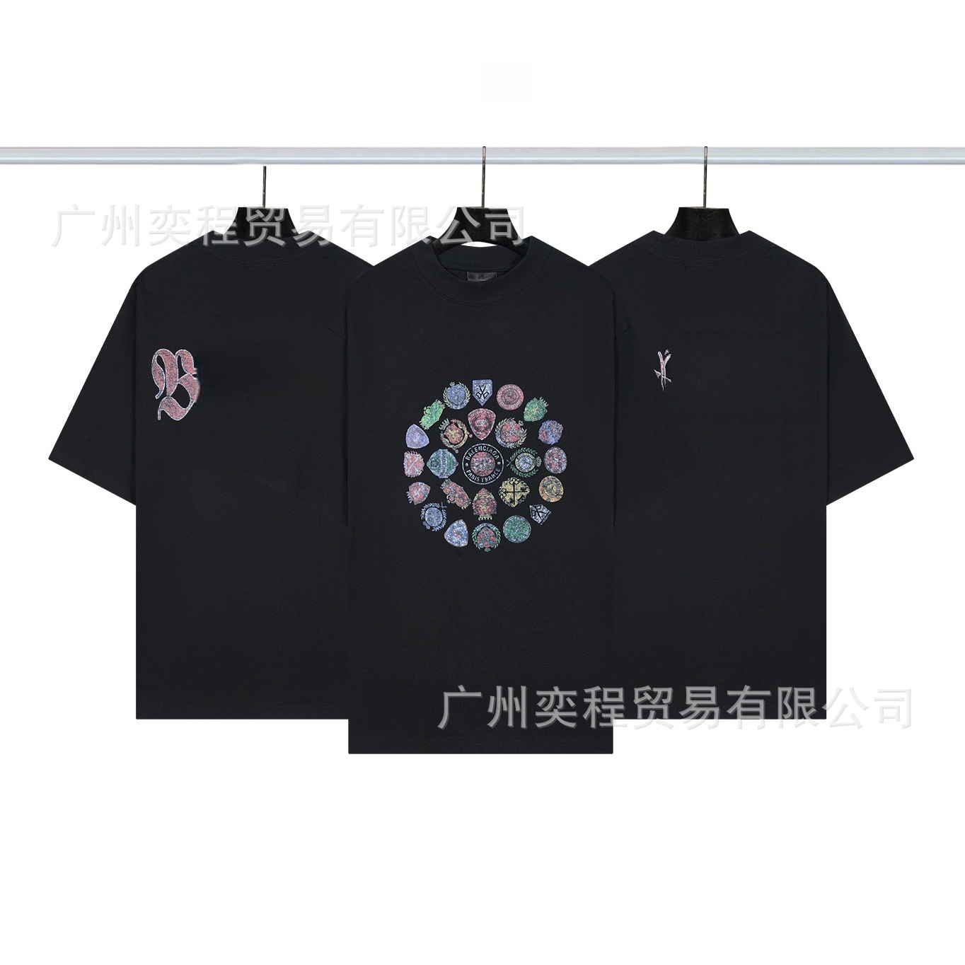 螺旋徽章字母印花短袖黑色