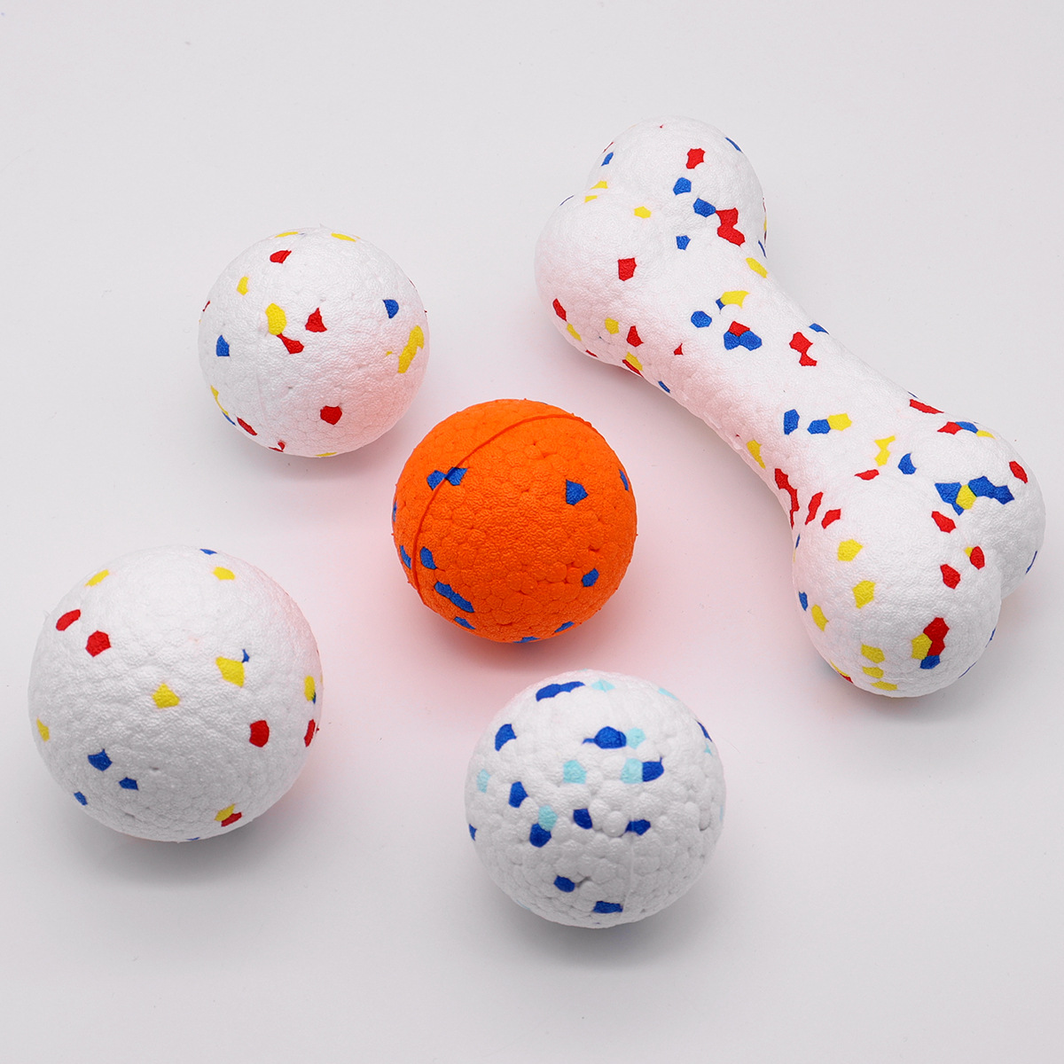 Los juguetes para mascotas no son malos para morder pelotas explosivas