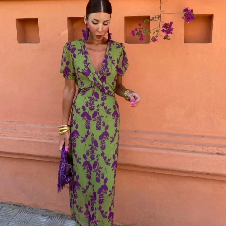 Летнее платье 2025 года для женщин в европейском и американском стиле, плиссированное, с принтом, длинное, элегантное, облегающее, с V-образным вырезом и короткими рукавами