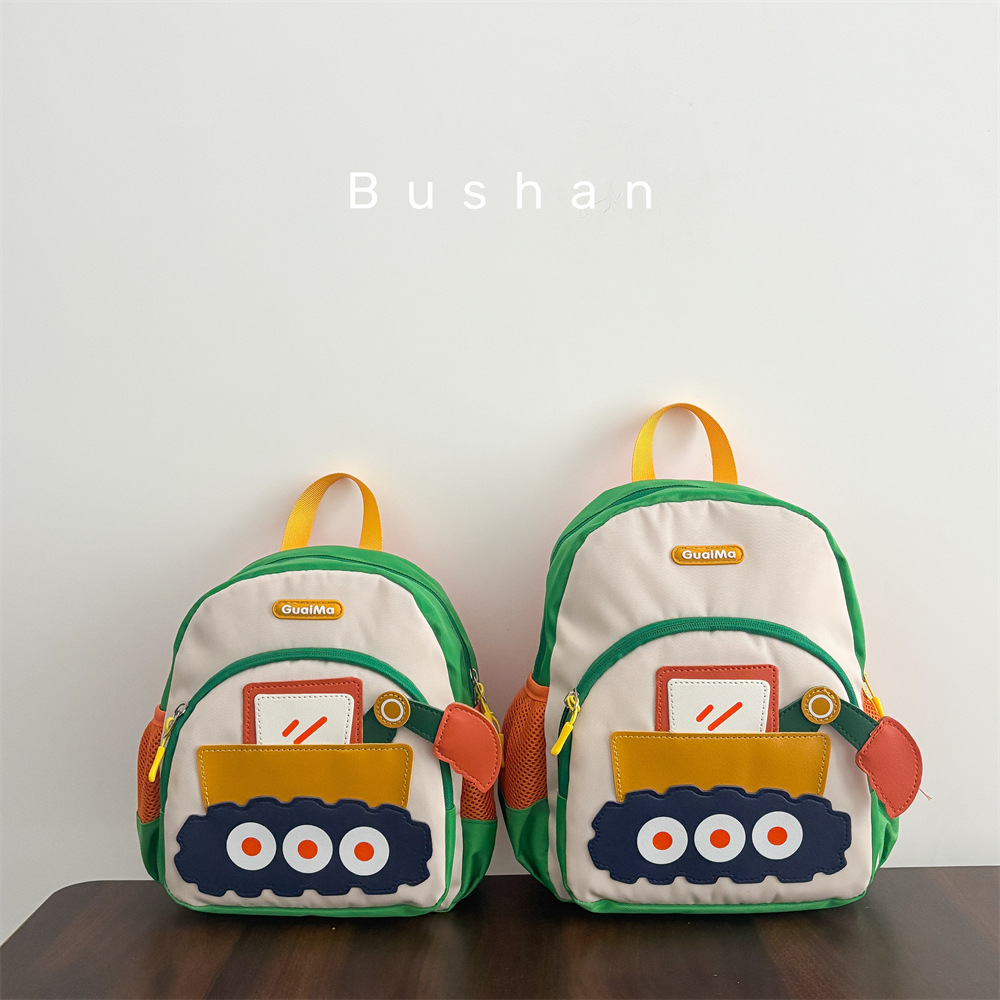 Fashionable cartoon backpack for early age
