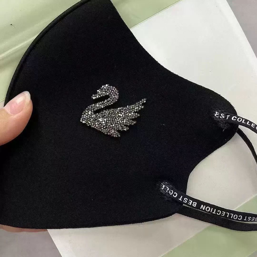 Medical mask, keep warm three dimensional adjustable swan
