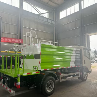 Popular Model: Sinotruk Howo 7-Cubic-Meter Blue Suvarma maşınları