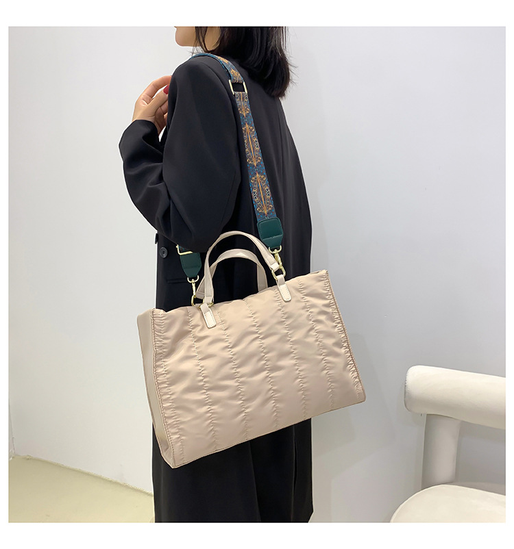 Solid Color Pattern Summer Season Women's Medium Nylon Solid Color Streetwear Zipper Tote Bag