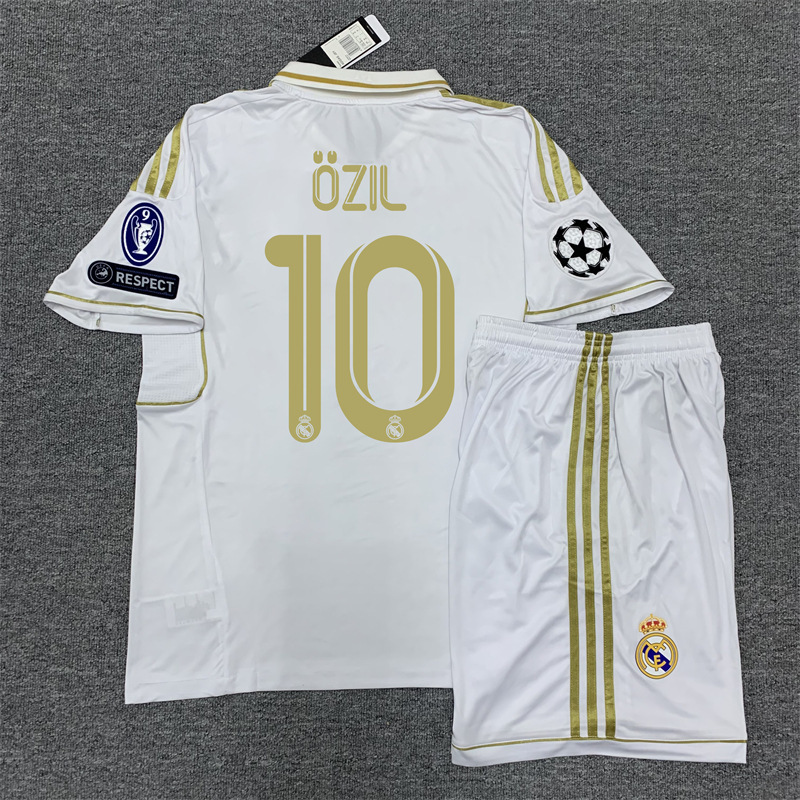 Retro Football Uniform 11-12 Real Madrid Home Jersey Kaka Di Maria Benzema Ronaldo Ramos Ozil