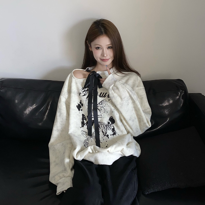 BabyStudios 秋季新款甜酷露肩蝴蝶结设计感套头卫衣女长袖上衣|undefined