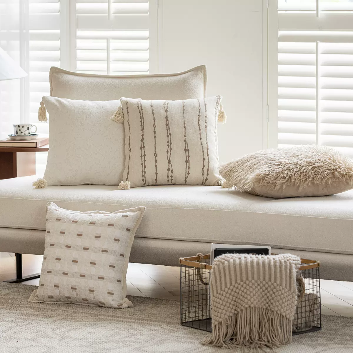 侘寂风棉麻沙发抱枕高级感靠垫复古客厅样板间靠枕靠背毛绒抱枕套