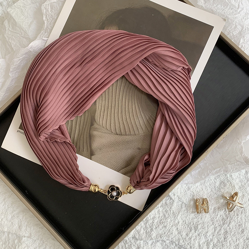 Pañuelo de seda arrugado de seda de imitación magnética con hebilla de rosa de color sólido de verano, protector solar, bufanda decorativa profesional ligera de todo fósforo