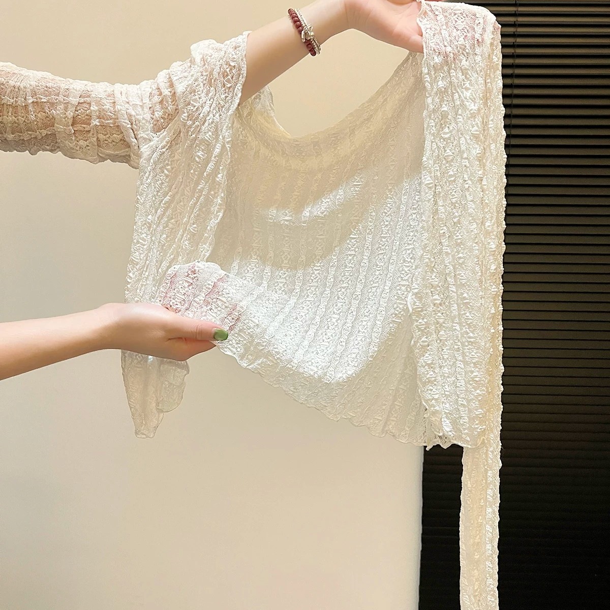 Source Factory Lace Water Ripple Texture White Summer Sun Protection Cardigan for Women, Worn over a Slip Dress, Thin Shawl Cover-Up