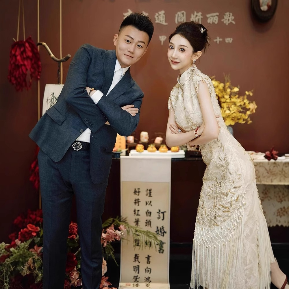 Modern Cheongsam Dress For Wedding Banquet & Special Occasions - Elegant Bride Champagne Reception Qipao With Luxe Detail_ecoleips.com
