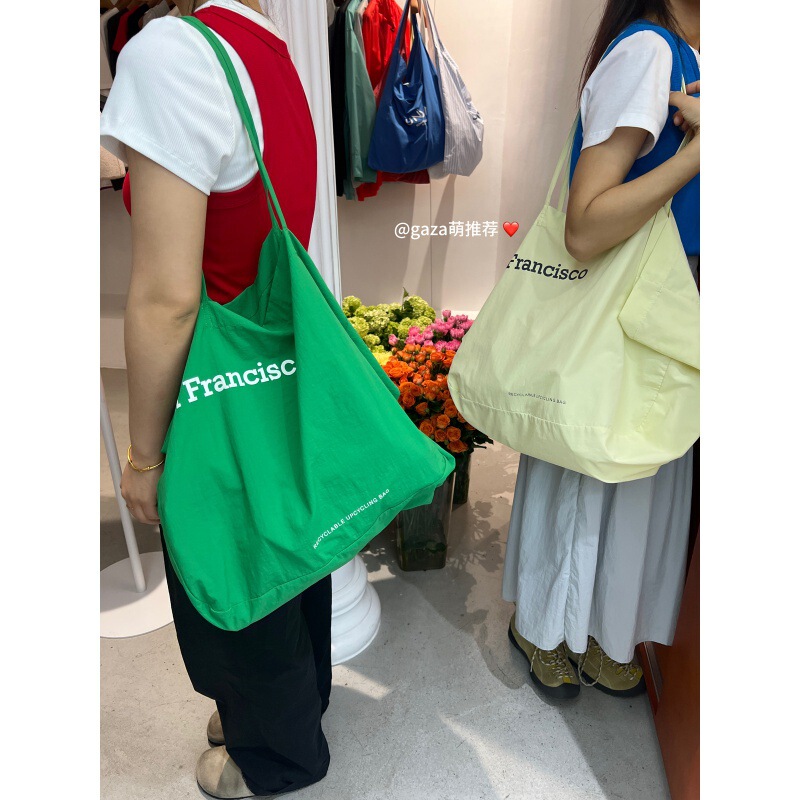 Buqle San Korean Blogger's Outfit Features the Same Large-Capacity Canvas Bag, a Casual and Versatile Women's Shoulder Bag