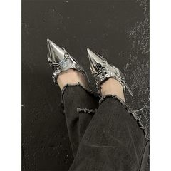 韓版尖頭淺口鉚釘一字扣帶漆皮單鞋女性感鏤空細跟高跟鞋銀色ins