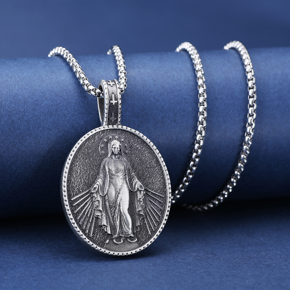 Retro Pendant Necklace Image 4