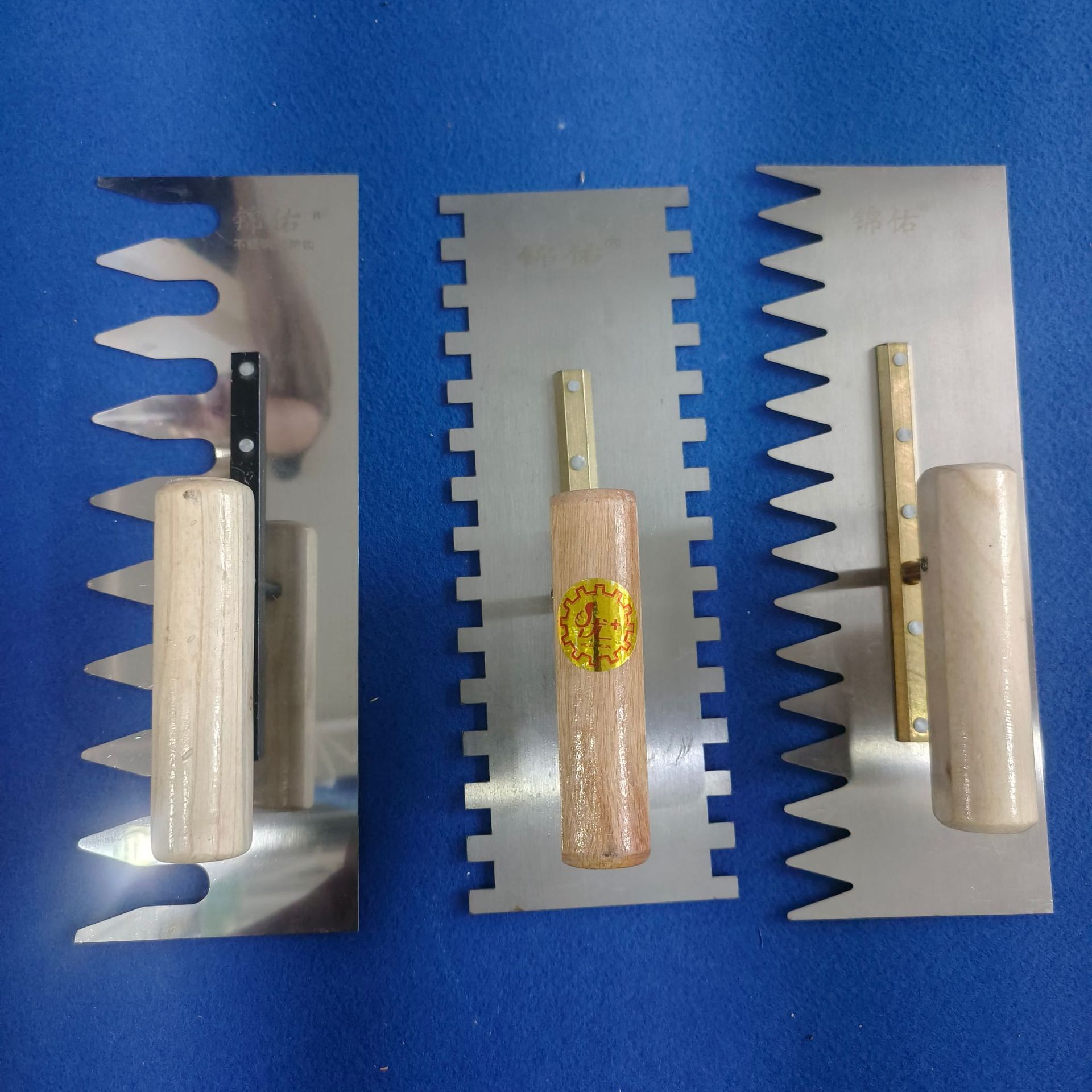加厚锯齿抹泥刀带齿抹泥刀泥瓦匠瓷砖抹泥板瓦工抹灰刀锯齿抹子