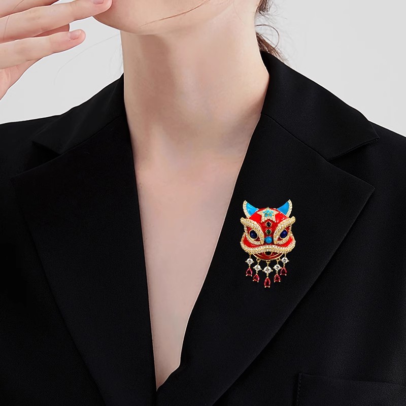 국가 트렌드 사자 각성 브로치, 고급 여성 틈새 디자인 크리에이티브 핀, 가벼운 럭셔리 기질 코사지, 코트, 정장 액세서리