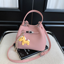 �羳������ͨ��ˮͰ���r�г����ճ��Џ͹����e�μ��������ĸ��