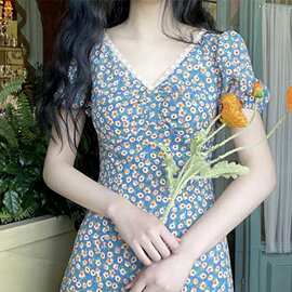 亚马逊2022春夏季新款田园风碎花连衣裙女法式蓝色泡泡袖显瘦长裙