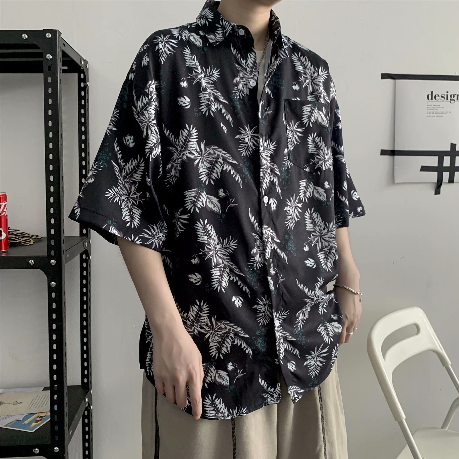 Estilo japonés retro floral camisa de manga corta de los hombres estilo coreano moda fresco todo partido guapo media manga hawaiana camisa de moda