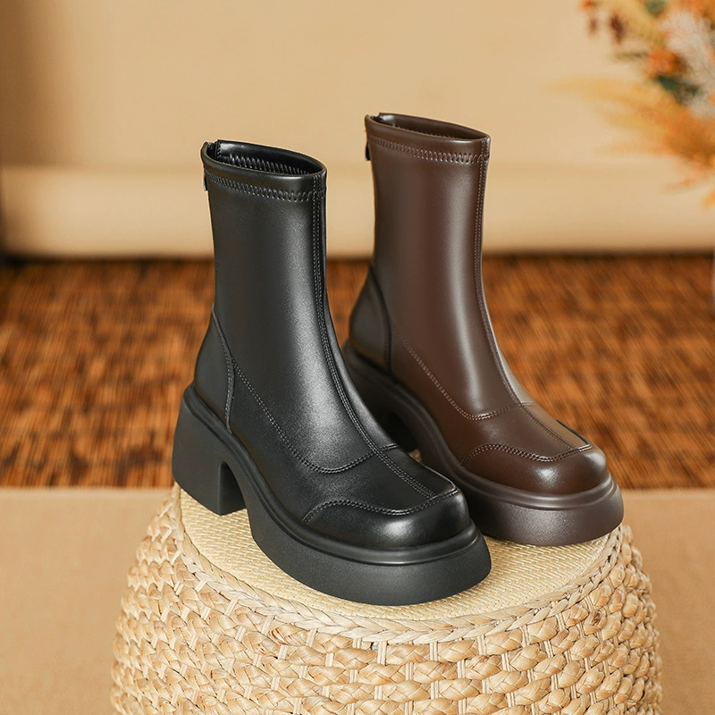 Черные короткие сапоги на толстой подошве для женщин 2023 осень и зима Новый стиль модные сапоги на молнии на спине для похудения тонкие сапоги для увеличения роста Ботинки Martin для женщин