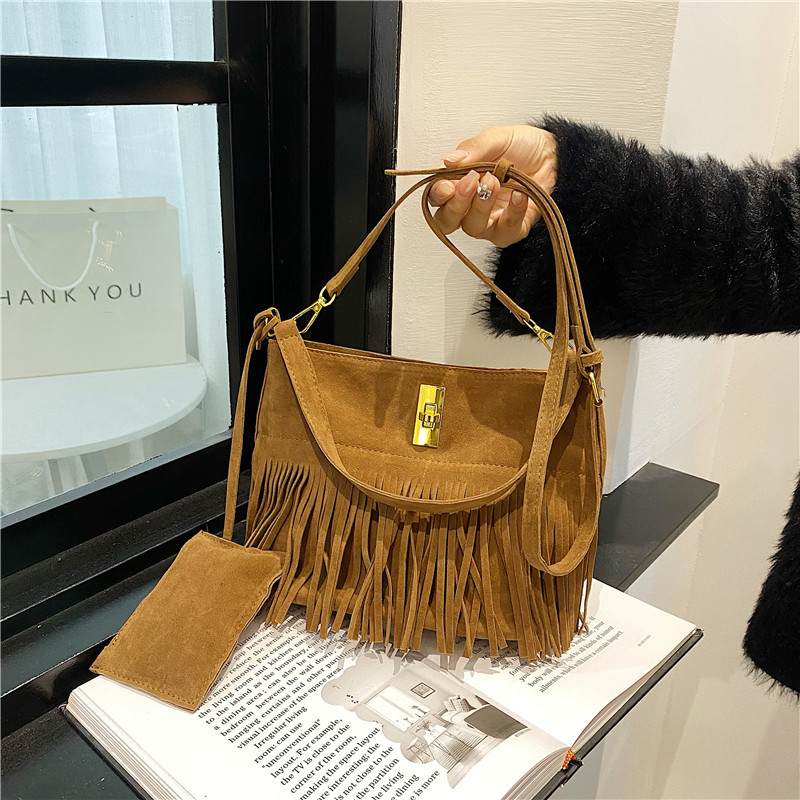 Versatile Frosted Bucket Bag For Women In 2023, Niche Design Tassel Bag, Casual High-capacity Portable Crossbody Bag_senzul.com