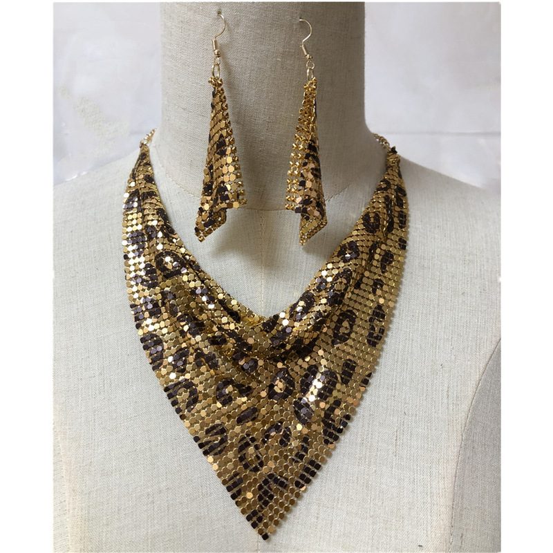Temu Popular European and American Triangle Scarf Sequined Silk Scarf Fake Collar Necklace Set Personalized Exaggerated Clavicle Necklace Earrings for Women Temu Popular European and American Triangle Scarf Sequined Silk Scarf Fake Collar Necklace Set Personalized Exaggerated Clavicle Necklace Earrings for Women