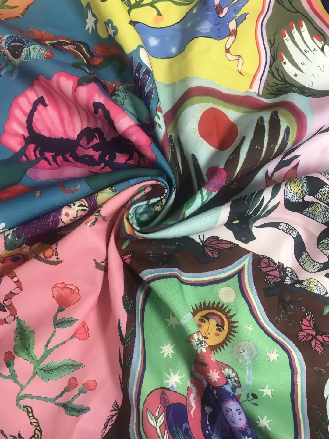 Modieuze dames rokset met bandjes en ruches in painted look_voghion.com