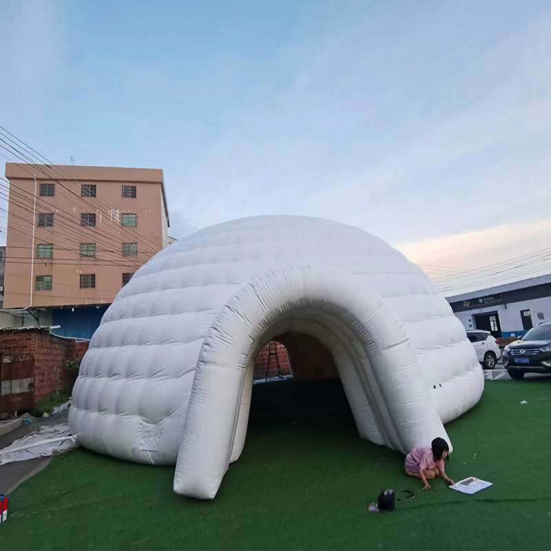 Travel inflatable entertainment tent