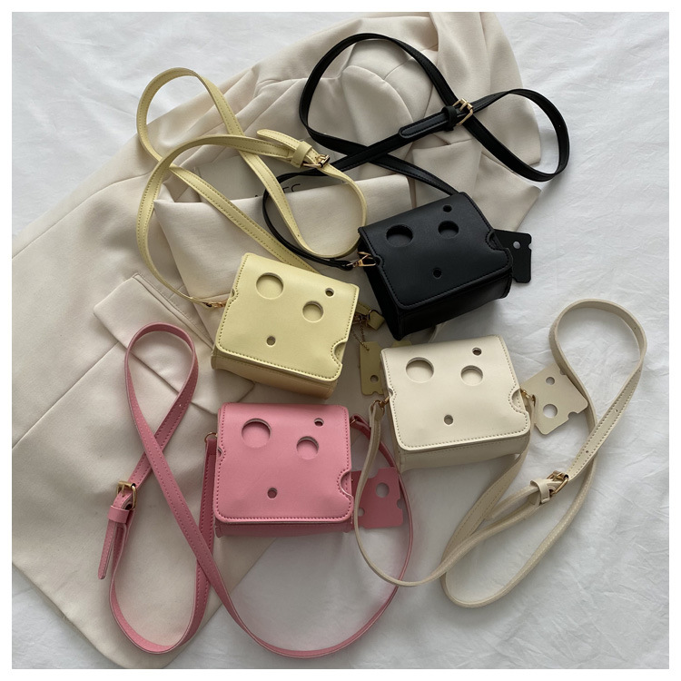 Women's Mini Pu Leather Solid Color Streetwear Square Magnetic Buckle Square Bag display picture 10