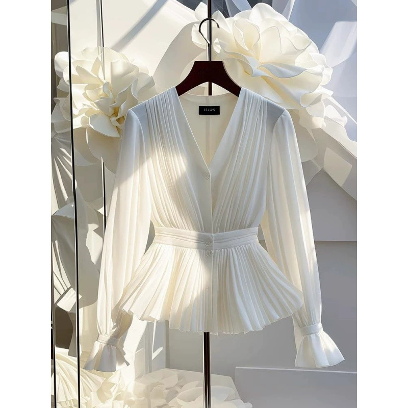 Новые элегантные топы с v-образным вырезом и длинными рукавами ранней осени, легкие и изысканные французские нишевые уникальные и красивые рубашки, доступные роскошные белые рубашки.