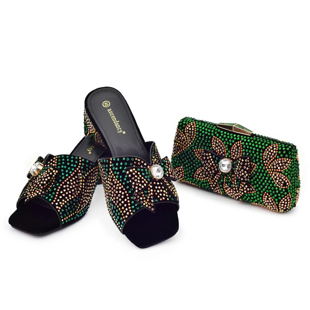 Vintage strasszokkal díszített női magassarkú cipő hozzáillő clutch stílusú vacsorához való öltönnyel_voghion.com