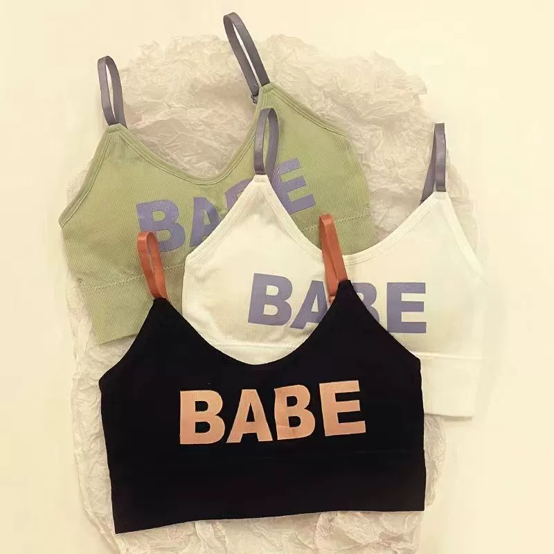 Студентка нижнего белья