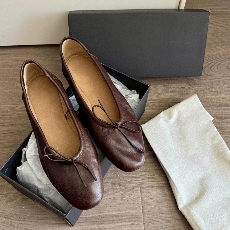 Brown / 35