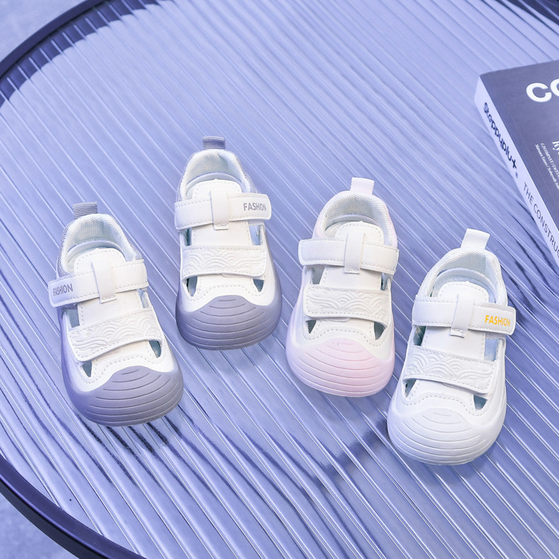 Sandali leggeri e traspiranti con punta chiusa per bambini_voghion.com