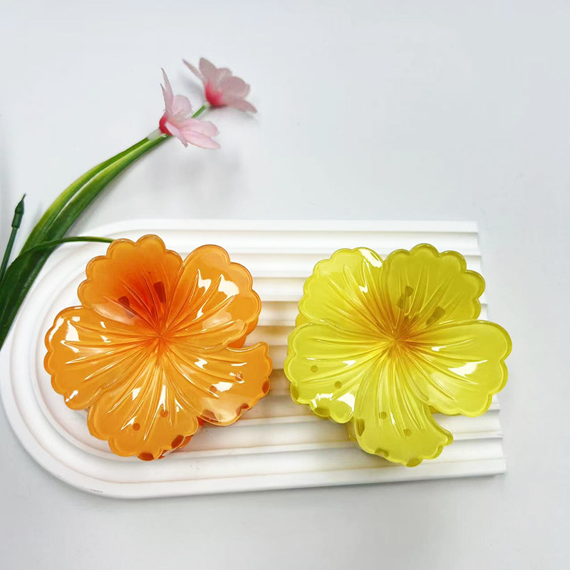 38g Weight Hair Clip, Hair Claws Hair Accessories Type 1 Piece Quantity Daily Occasion Resin Material Fish, Shark, Plumeria Pattern All Seasons Season Women's Gender Vacation, Sweet Style Vacation Sweet Women's Fish Shark Plumeria Resin Hair Clip Hair Claws 10
