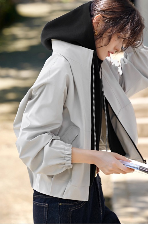 假两件撞色拼接连帽外套女秋季轻户外休闲风好看短款上衣|undefined