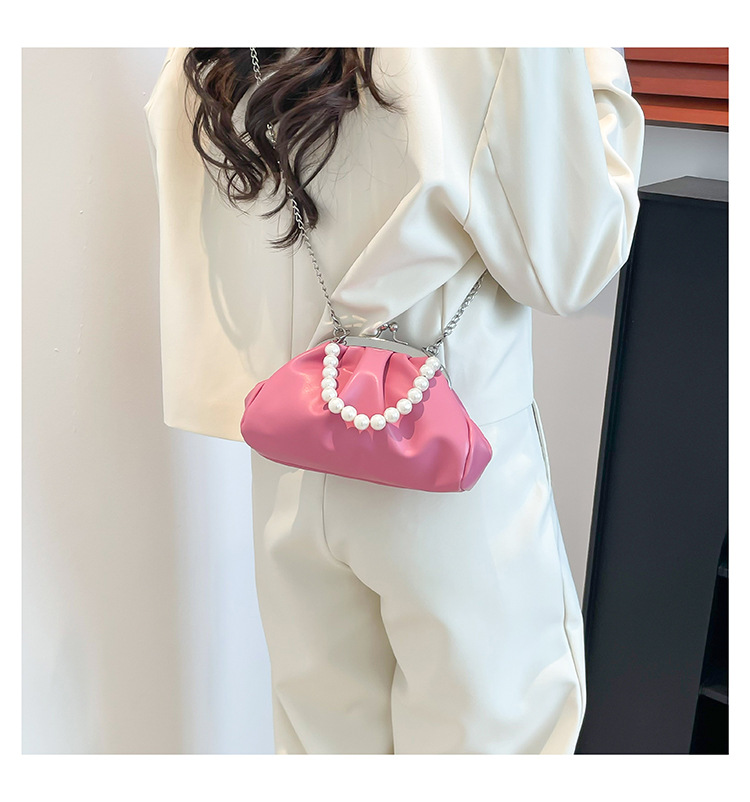 Women's Pu Leather Solid Color Elegant Streetwear Dumpling Shape Clasp Frame Shoulder Bag display picture 6