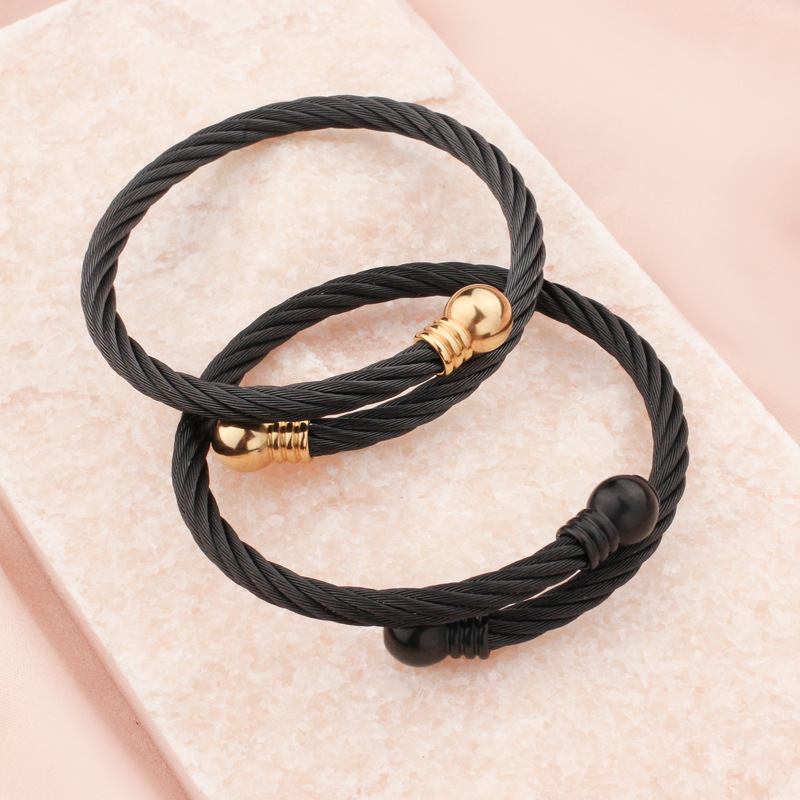 Men’s Stainless Steel Braided Bracelet With Adjustable Bead Design_voghion.com