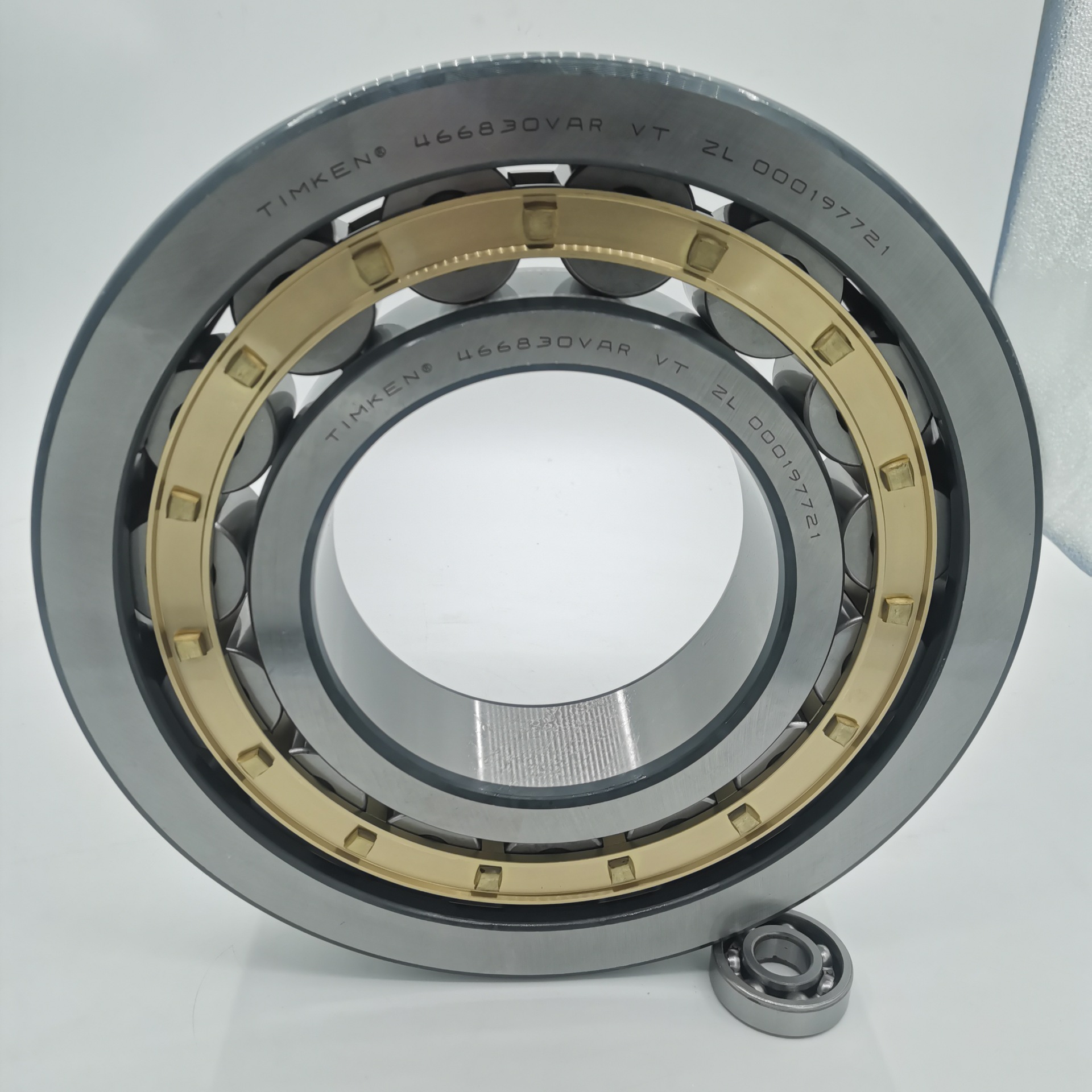 厂家供应优质圆柱滚子轴承566616B  铜保持器 汽车轴承