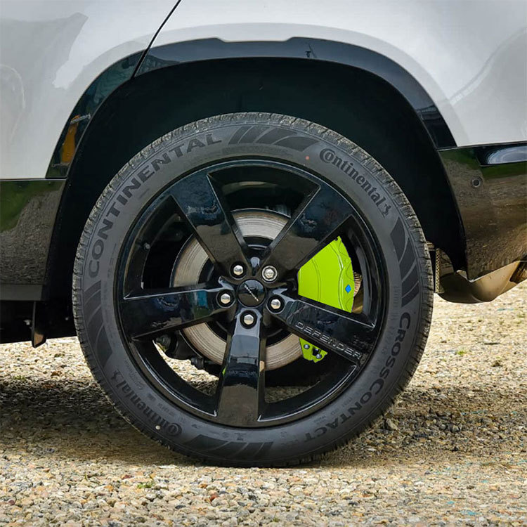 Suitable for 20-26 model Land Rover Defender aluminum alloy brake caliper covers, wheel hub modification and color change, caliper color change