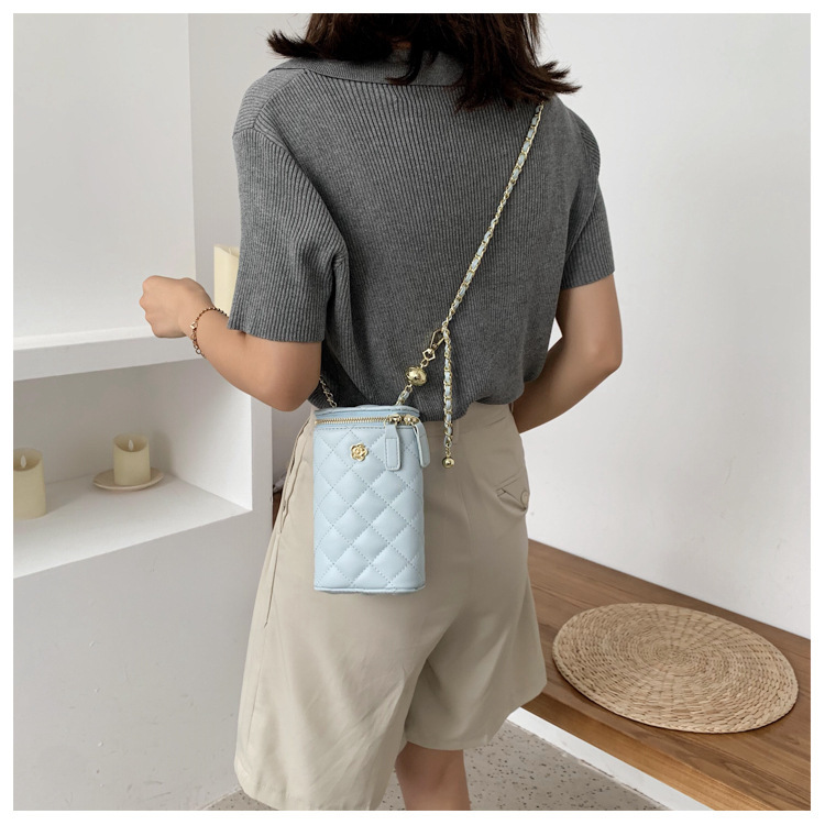 New Fashion Rhombus Chain Messenger Phone Solid Color Bag display picture 2