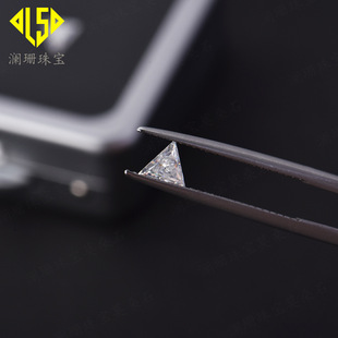 D-color moissanite straight triangle hand-cut VVS1 ultra-white moissanite bare stone in stock high quality special-shaped