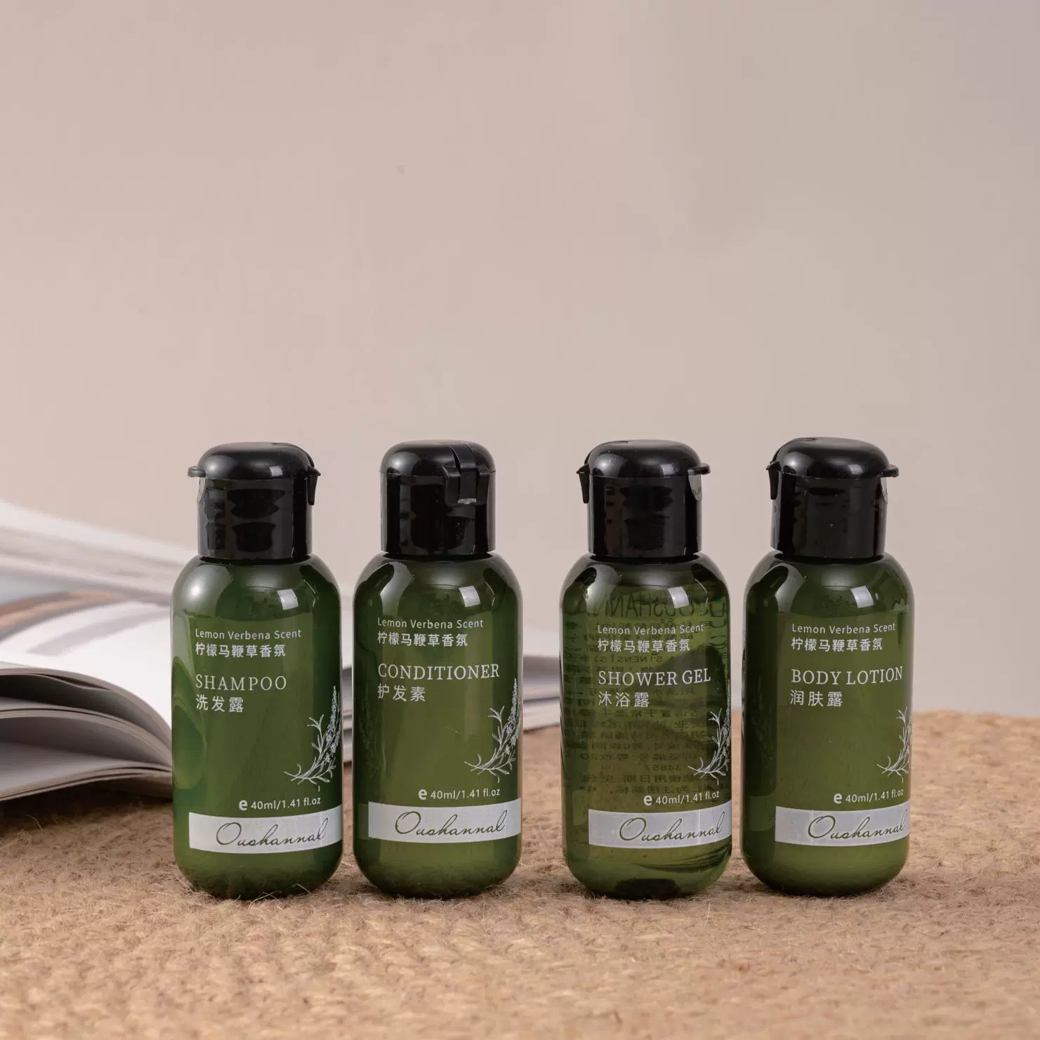 Набор для гостиниц и B&B с ароматом лимонной вербены (30 мл): одноразовый шампунь, гель для душа, увлажняющий крем.