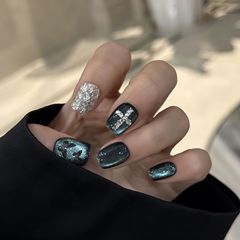 高级感ins风纯手工穿戴甲批发纯手作美甲假指甲贴片显白蝴蝶猫眼