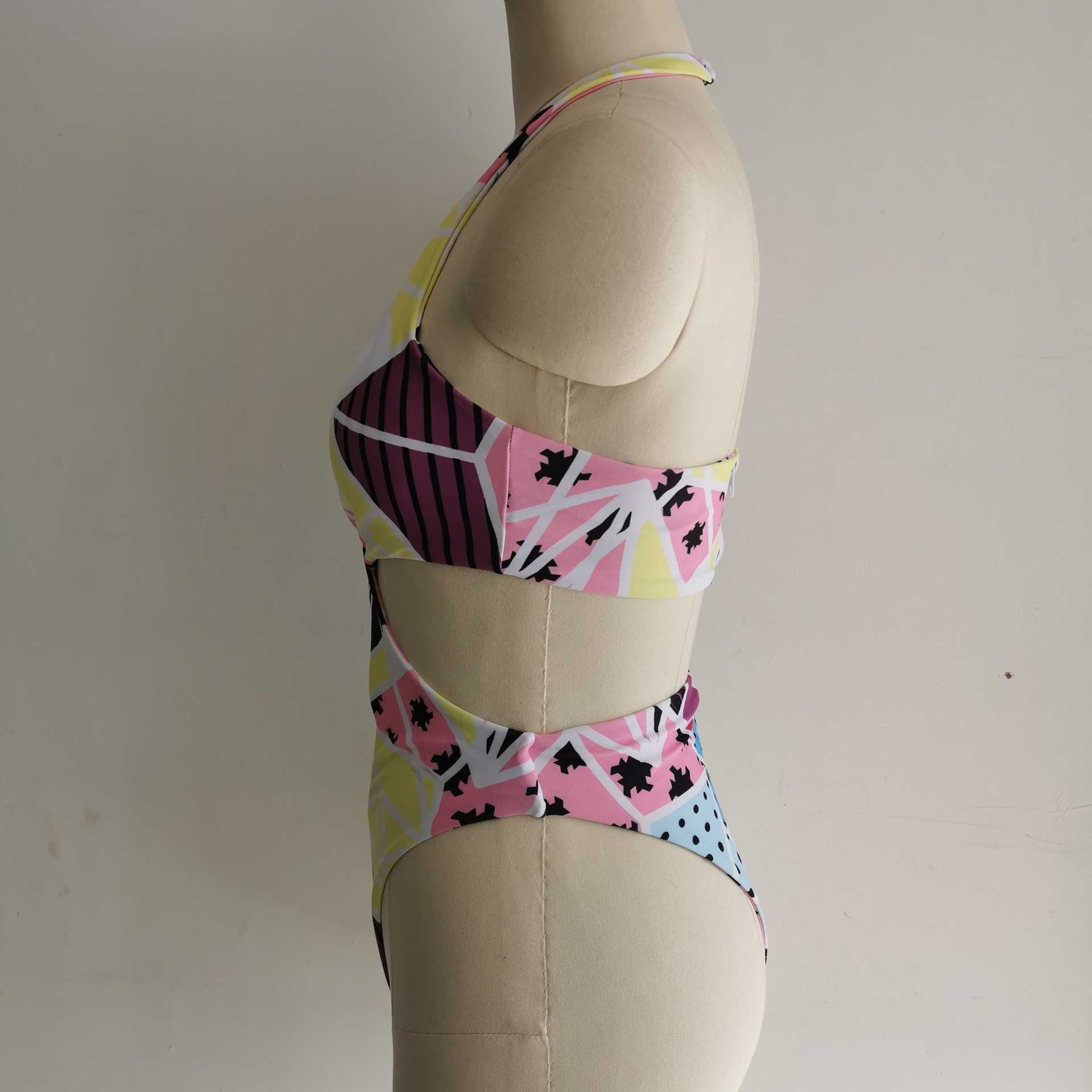 140g Weight Sleeveless Sleeve Length Pullovers Placket Type Nylon, Polyester Fabric Type Regular Top Length Bodysuit Tops Type 1 Piece Quantity Swimming Pool, Swimming Occasion Halter Neck Neckline Breathable Function Skinny Fit Type Solid Color Pattern Women'S Gender Fashion Style Women's Fashion Solid Color 1 Piece One Piece 2