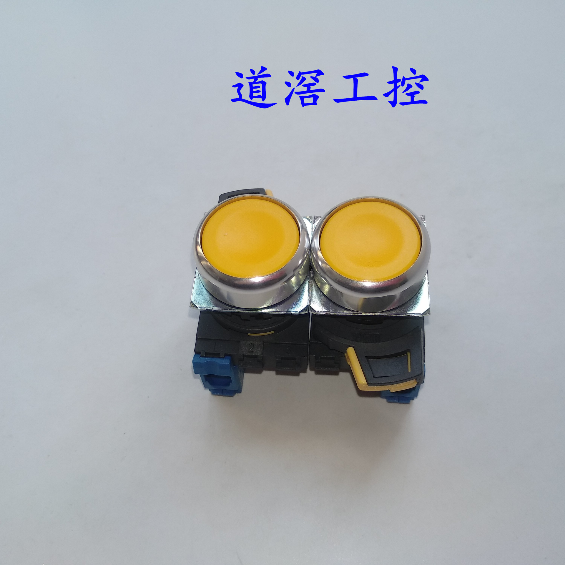 A22NN-RNM-NYA-G100-NN   欧姆龙OMRON按钮开关全新