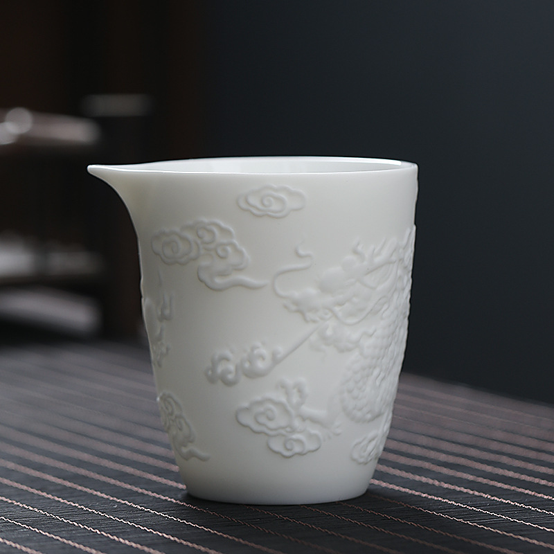 8E7Q素烧白浮雕龙公道杯羊脂玉瓷分茶器功夫茶具陶瓷茶水分杯纯色