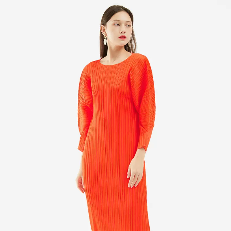 三宅简约舒适休闲连衣裙女2025春季修身显瘦长袖中长款裙子a字裙