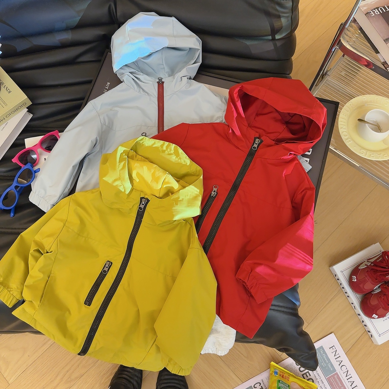Niños nuevos chaquetas de vestir 2026 primavera nuevo chaquetas deportivas encapuchadas al aire libre image 2