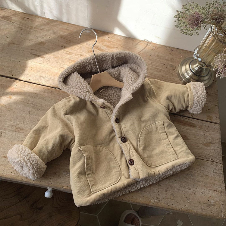 Bebé invierno PANA lana de cordero engrosada chaqueta con capucha masculina y femenina Bebé Ropa de invierno Bebé desgaste exterior Chaqueta de punto