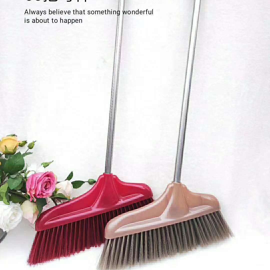 가정용 42cm 대형 플라스틱 빗자루 두꺼운 긴 막대 빗자루 10위안 매장 가정용 청소 용품 배치